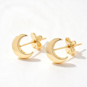 Brinco Lua Aço Dourado, 1cm, delicado e romântico. Resistente, durabilidade de até 2 anos, 3 meses de garantia. Eternize Jóias